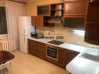 єГенератор Оренда 2-х кімнатної квартири м. Осокорки по просп. Миколи 