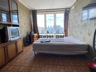 Продається однокімнатна квартира в Дніпровському районі, вул. ...