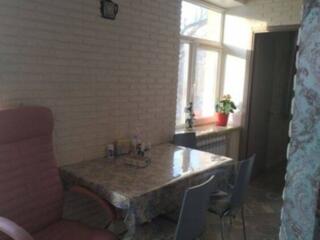 Предлагается к продаже 3-х комнатная (по факту 2-х комнатная) ...