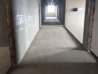 3-этажное здание, площадь 1890м2, цена за 1м2 - 2930грн,