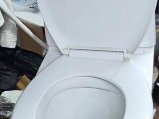 Унитаз в отличном состоянии.