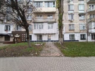 Spre vînzare spațiu comercial la parter, într-o zonă cu flux intens ..