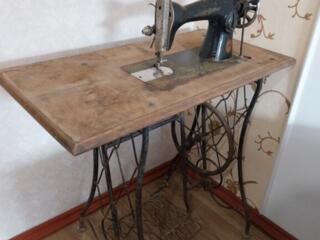 Швейная машинка "Подольск" ножная,