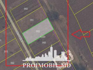 Spre vânzare se oferă teren pentru construcții, situat în r. ...