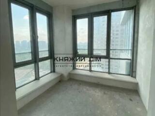 Квартира площею 123 метри квадратних на 15 поверху, 3 окремі кімнати .