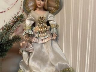 Фарфоровая кукла 60 см