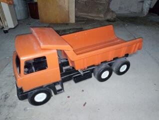 Продам Большой детский игрушечный самосвал "Камаз" TATRA