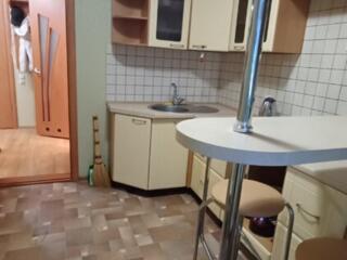 Сдам 1-но комнатную квартиру на Высоцкого с ремонтом..