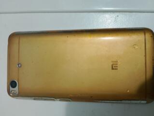 Продам телефон