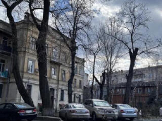 Продам 2 комнатную квартиру в центре города на Садовой.