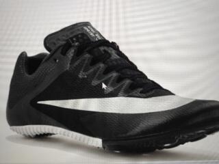 Продам новые шиповки Nike.