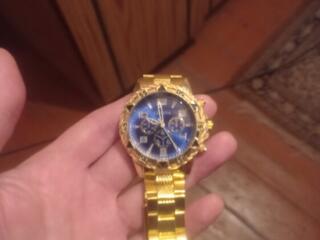 Продам новые кварцевые часы отличный подарок.