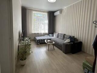 Предлагаются к продаже двухкомнатная квартира в центре города. Две ...