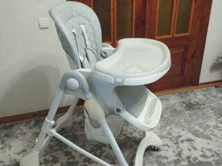 Продам столик для кормления