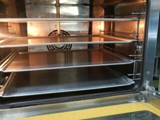 Продам индукционную печь 550 дол.