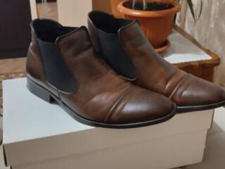 Продам туфли мужские размер 39-40