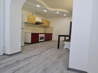 Продам евродвушку в ЖМ " Радужный"