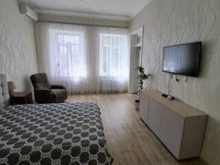 3-х комн. квартира в центре города- район Старосенной площади