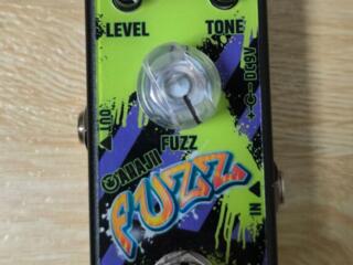 Продам или обменяю новую педаль Ahajii Fuzz в металлическом корпусе