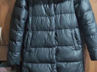 Продам пуховик в отличном состоянии размер 46-48.