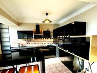 Пропонується в оренду 2-х. кімнатна квартира – студіо в центрі міста .