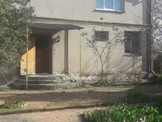 Продам 2-х этажный дом на п.Большевик