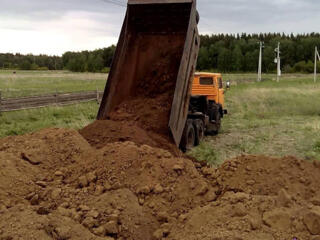 Услуги экскаватора и камазов.