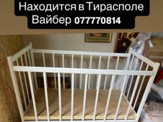 Детская кроватка без матраса