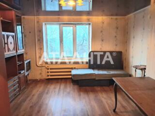 Комната на Затонского, кухня и санузел на двоих