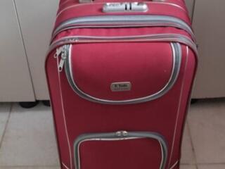 Красный чемодан на 2-х колесиках, размер S