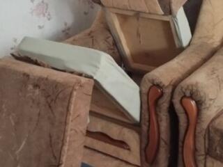 Продам диван и два кресла