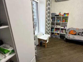 Продам квартиру 37 кв. м., 4/10, новый дом, жк Парк Фонтанов.