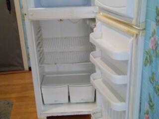 Продам двухкамерный холодильник Донбасс