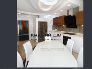 Шикарная 2-х уровневая квартира ул. Композитора Мейтуса 4-А, 246 кв. .