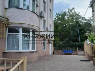 Оренда офісного приміщення в Шевченківському районі на Татарці пров. .