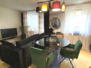 Трехкомнатная квартира на Французском бульваре.