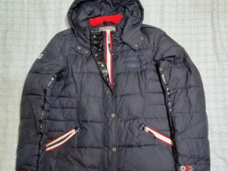 .Куртки; демисезонная 250 руб и. зимняя (парка) 800 руб