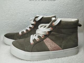 Продам кроссовки 25,27, 30, 31 размеров