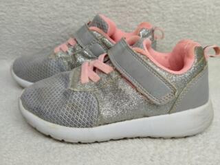 Продам кроссовки 27 размера