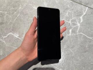 Телефон POCO F3