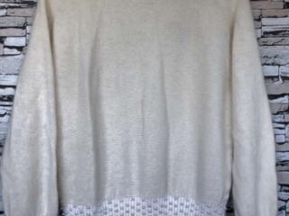 Новый пушистый белый свитер