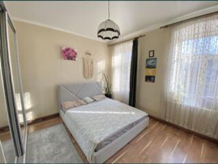 Квартира на Манежной с большими подсобными помещениями