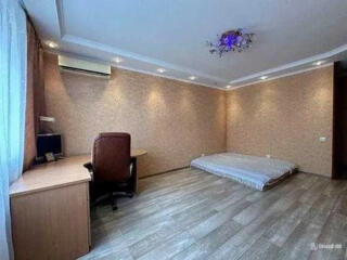 Продаётся 1-комнатная квартира в кирпичном доме на Таирова (ЖК ...