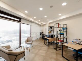 Se oferă spre chirie oficiu modern, amplasat într-un bloc ...