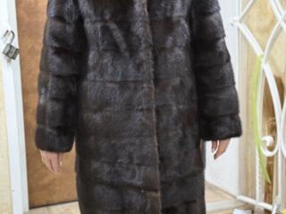 Продам две красивые шубы б/у в отличном состоянии!