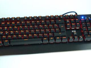 Продам механическую клавиатуру