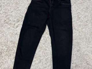 Продам (4 пары джинс) и (2 пары шорт)