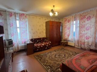 Продам квартиру в Черемушках с двумя лоджиями, 43,6 квм Парк Горького