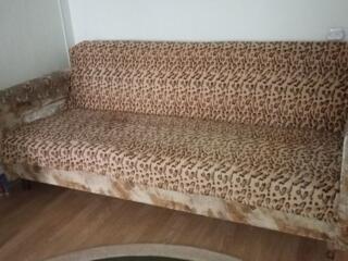Продается ДИВАН!
Раскладной с зоной хранения для вещей.
Размер, 2,05