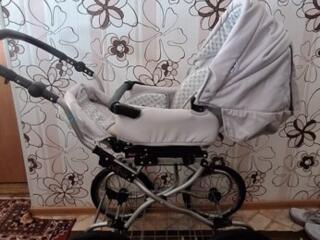 Продам фигрменную немецкую коляску